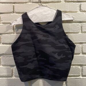 Black and gray camouflage Athleta cropped tank top with built in shelf bra, XL,